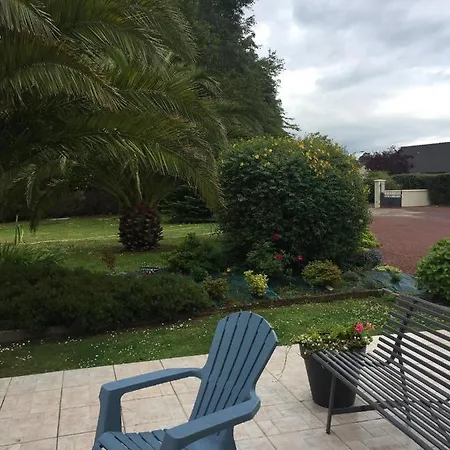 Cote Jardin Des Charmilles فندق مبيت وإفطار Quettehou