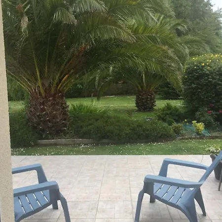Côté Jardin Des Charmilles Alojamento de Acomodação e Pequeno-almoço 3*