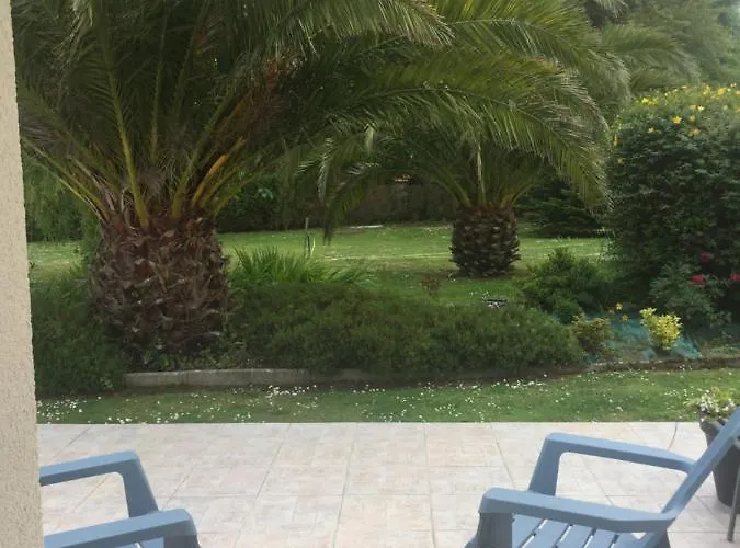 Cote Jardin Des Charmilles Bed & Breakfast 3*